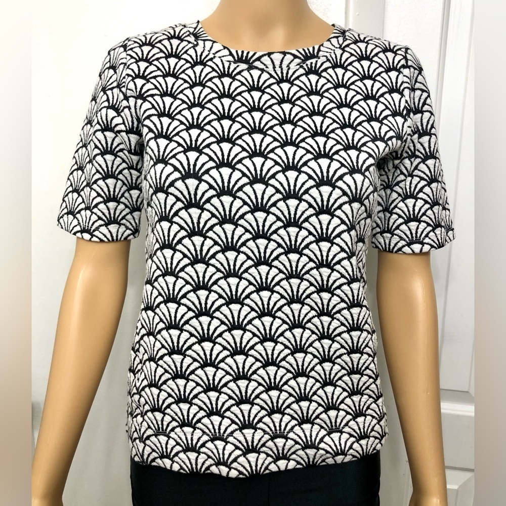 Ann Taylor LOFT art deco fan woven short sleeve top Size XS